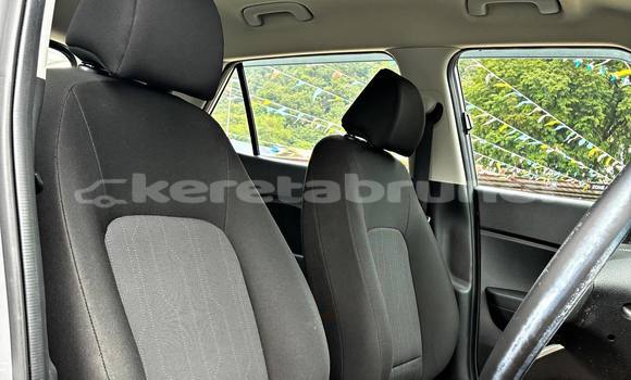 Buy Used Hyundai Verna Black Car in Bandar Seri Begawan in Brunei-Muara Buy Used Hyundai Verna Black Car in Bandar Seri Begawan in Brunei-Muara