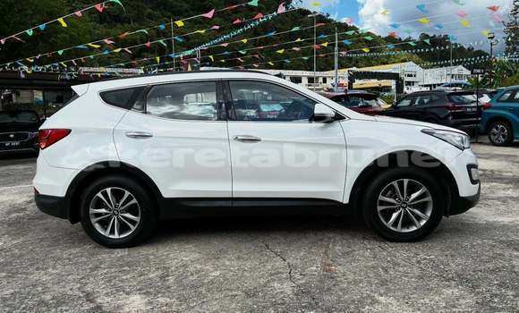 Buy Used Hyundai Santa Fe White Car in Bandar Seri Begawan in Brunei-Muara Buy Used Hyundai Santa Fe White Car in Bandar Seri Begawan in Brunei-Muara
