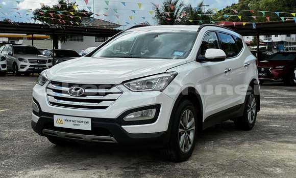Buy Used Hyundai Santa Fe White Car in Bandar Seri Begawan in Brunei-Muara Buy Used Hyundai Santa Fe White Car in Bandar Seri Begawan in Brunei-Muara