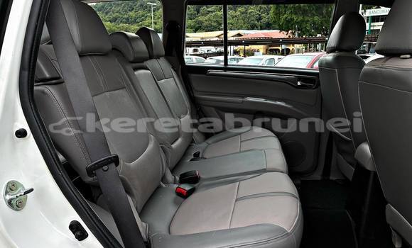 Buy Used Mitsubishi Pajero White Car in Bandar Seri Begawan in Brunei-Muara Buy Used Mitsubishi Pajero White Car in Bandar Seri Begawan in Brunei-Muara