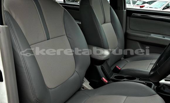 Buy Used Mitsubishi Pajero White Car in Bandar Seri Begawan in Brunei-Muara Buy Used Mitsubishi Pajero White Car in Bandar Seri Begawan in Brunei-Muara