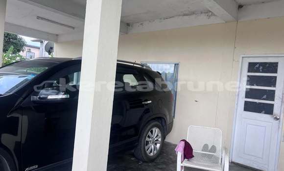 Buy Used Kia Sorento Other Car in Bandar Seri Begawan in Brunei-Muara Buy Used Kia Sorento Other Car in Bandar Seri Begawan in Brunei-Muara
