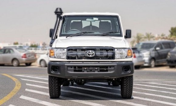 Buy Used Toyota Land Cruiser White Car in Bandar Seri Begawan in Brunei-Muara Buy Used Toyota Land Cruiser White Car in Bandar Seri Begawan in Brunei-Muara