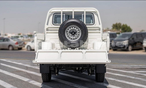 Buy Used Toyota Land Cruiser White Car in Bandar Seri Begawan in Brunei-Muara Buy Used Toyota Land Cruiser White Car in Bandar Seri Begawan in Brunei-Muara