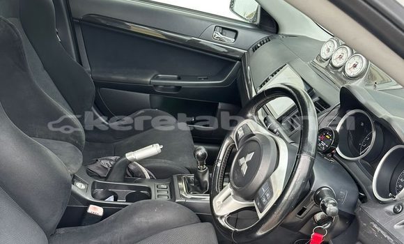 Buy Used Mitsubishi Lancer Evolution White Car in Bandar Seri Begawan in Brunei-Muara Buy Used Mitsubishi Lancer Evolution White Car in Bandar Seri Begawan in Brunei-Muara