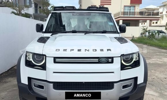 Buy Used Land Rover Defender White Car in Bandar Seri Begawan in Brunei-Muara Buy Used Land Rover Defender White Car in Bandar Seri Begawan in Brunei-Muara