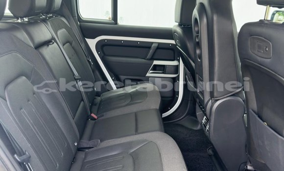 Buy Used Land Rover Defender White Car in Bandar Seri Begawan in Brunei-Muara Buy Used Land Rover Defender White Car in Bandar Seri Begawan in Brunei-Muara