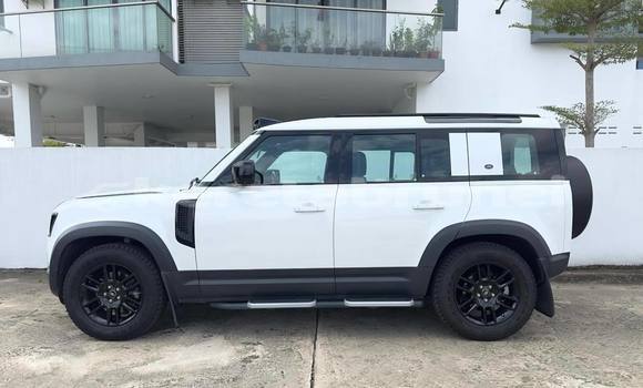 Buy Used Land Rover Defender White Car in Bandar Seri Begawan in Brunei-Muara Buy Used Land Rover Defender White Car in Bandar Seri Begawan in Brunei-Muara
