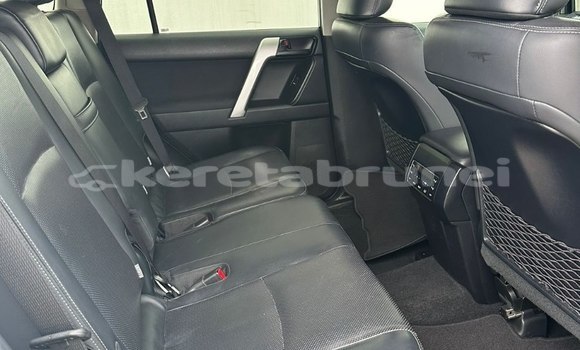 Buy Used Toyota Land Cruiser Prado White Car in Bandar Seri Begawan in Brunei-Muara Buy Used Toyota Land Cruiser Prado White Car in Bandar Seri Begawan in Brunei-Muara