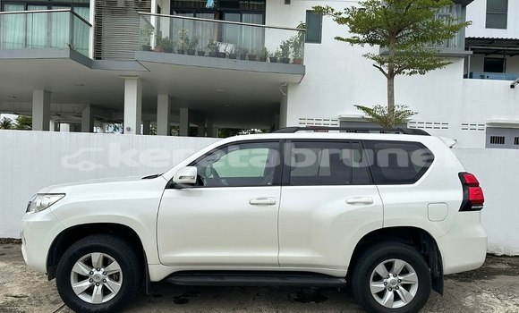 Buy Used Toyota Land Cruiser Prado White Car in Bandar Seri Begawan in Brunei-Muara Buy Used Toyota Land Cruiser Prado White Car in Bandar Seri Begawan in Brunei-Muara