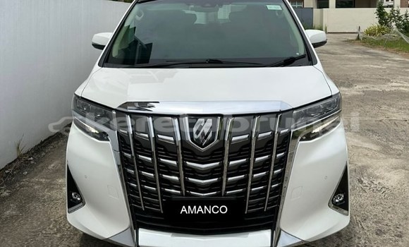 Buy Used Toyota Alphard White Car in Bandar Seri Begawan in Brunei-Muara