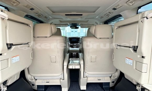 Buy Used Toyota Alphard White Car in Bandar Seri Begawan in Brunei-Muara Buy Used Toyota Alphard White Car in Bandar Seri Begawan in Brunei-Muara