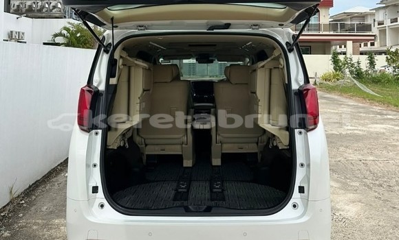 Buy Used Toyota Alphard White Car in Bandar Seri Begawan in Brunei-Muara Buy Used Toyota Alphard White Car in Bandar Seri Begawan in Brunei-Muara