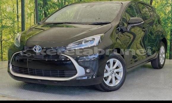 Buy Used Toyota Aqua Silver Car in Bandar Seri Begawan in Brunei-Muara