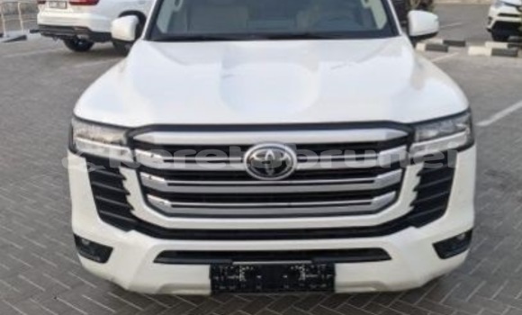 Buy Used Toyota Land Cruiser White Car in Bangar in Temburong