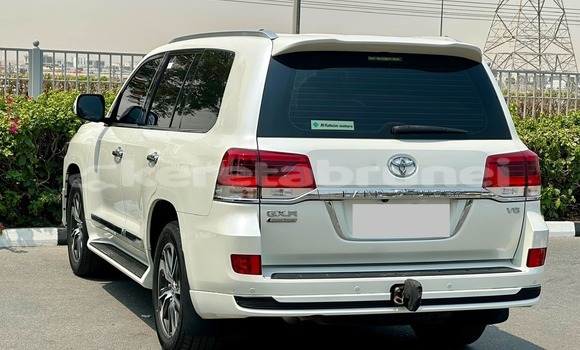Buy Used Toyota Land Cruiser White Car in Kuala Belait in Belait Buy Used Toyota Land Cruiser White Car in Kuala Belait in Belait