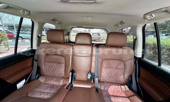 Buy Used Toyota Land Cruiser White Car in Kuala Belait in Belait Buy Used Toyota Land Cruiser White Car in Kuala Belait in Belait