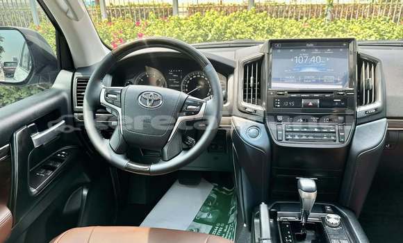 Buy Used Toyota Land Cruiser White Car in Kuala Belait in Belait Buy Used Toyota Land Cruiser White Car in Kuala Belait in Belait