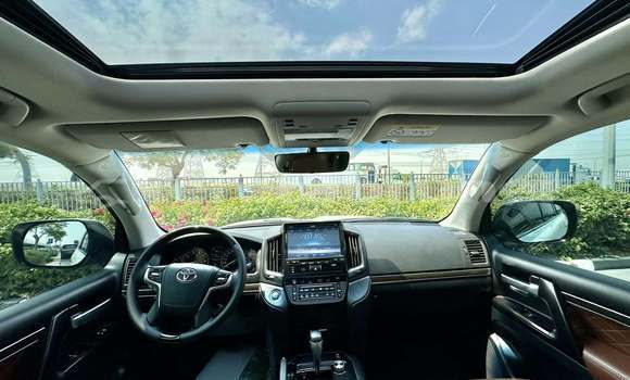 Buy Used Toyota Land Cruiser White Car in Kuala Belait in Belait Buy Used Toyota Land Cruiser White Car in Kuala Belait in Belait