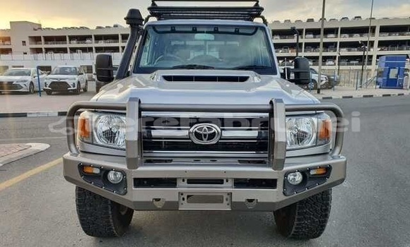 Buy Used Toyota Land Cruiser Silver Car in Seria in Belait Buy Used Toyota Land Cruiser Silver Car in Seria in Belait