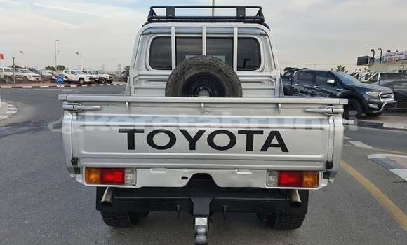 Buy Used Toyota Land Cruiser Silver Car in Seria in Belait Buy Used Toyota Land Cruiser Silver Car in Seria in Belait