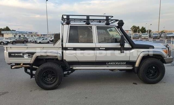 Buy Used Toyota Land Cruiser Silver Car in Seria in Belait Buy Used Toyota Land Cruiser Silver Car in Seria in Belait