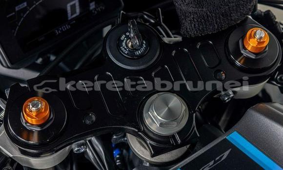 Buy Used Yamaha YZF Black Bike in Bandar Seri Begawan in Brunei-Muara Buy Used Yamaha YZF Black Bike in Bandar Seri Begawan in Brunei-Muara