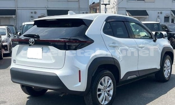 Buy Used Toyota Yaris White Car in Bandar Seri Begawan in Brunei-Muara Buy Used Toyota Yaris White Car in Bandar Seri Begawan in Brunei-Muara