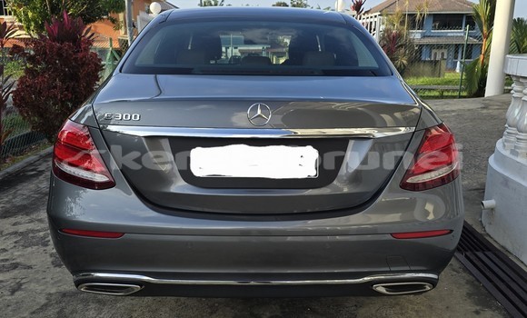 Buy Used Mercedes-Benz 300–Series Other Car in Tutong in Tutong Buy Used Mercedes-Benz 300–Series Other Car in Tutong in Tutong