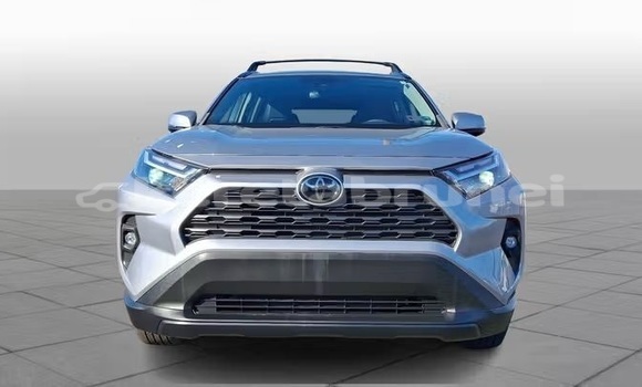 Buy Used Toyota RAV4 Silver Car in Bandar Seri Begawan in Brunei-Muara Buy Used Toyota RAV4 Silver Car in Bandar Seri Begawan in Brunei-Muara