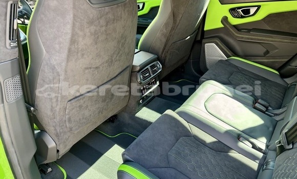 Buy Used Lamborghini Urus Green Car in Kuala Belait in Belait Buy Used Lamborghini Urus Green Car in Kuala Belait in Belait