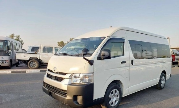 Buy Used Toyota Hiace White Car in Bandar Seri Begawan in Brunei-Muara