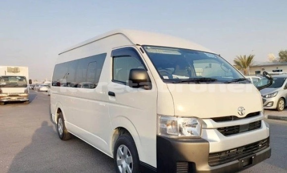 Buy Used Toyota Hiace White Car in Bandar Seri Begawan in Brunei-Muara Buy Used Toyota Hiace White Car in Bandar Seri Begawan in Brunei-Muara
