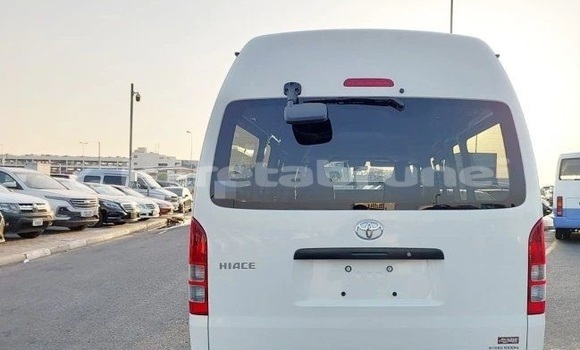 Buy Used Toyota Hiace White Car in Bandar Seri Begawan in Brunei-Muara Buy Used Toyota Hiace White Car in Bandar Seri Begawan in Brunei-Muara