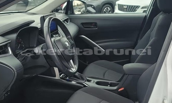 Buy Used Toyota Corolla Cross White Car in Bandar Seri Begawan in Brunei-Muara Buy Used Toyota Corolla Cross White Car in Bandar Seri Begawan in Brunei-Muara