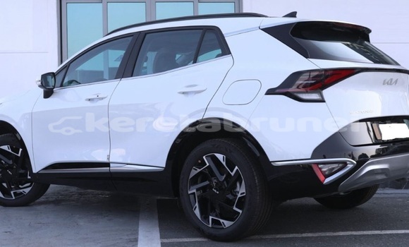 Buy Used Kia Sportage White Car in Bandar Seri Begawan in Brunei-Muara Buy Used Kia Sportage White Car in Bandar Seri Begawan in Brunei-Muara