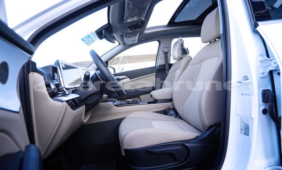 Buy Used Kia Sportage White Car in Bandar Seri Begawan in Brunei-Muara Buy Used Kia Sportage White Car in Bandar Seri Begawan in Brunei-Muara