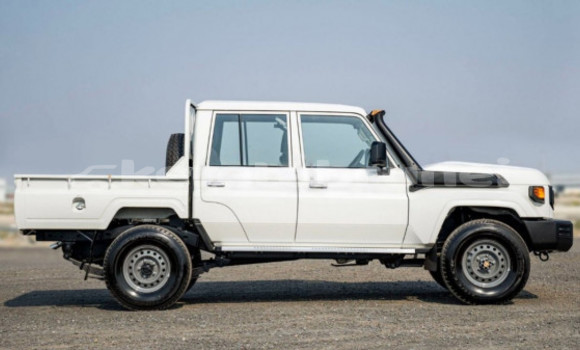 Buy Used Toyota Land Cruiser White Car in Bandar Seri Begawan in Brunei-Muara Buy Used Toyota Land Cruiser White Car in Bandar Seri Begawan in Brunei-Muara