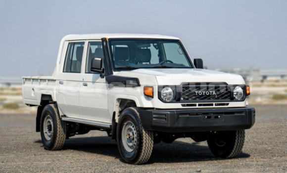 Buy Used Toyota Land Cruiser White Car in Bandar Seri Begawan in Brunei-Muara Buy Used Toyota Land Cruiser White Car in Bandar Seri Begawan in Brunei-Muara
