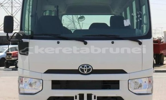 Buy Used Toyota Coaster White Car in Bandar Seri Begawan in Brunei-Muara