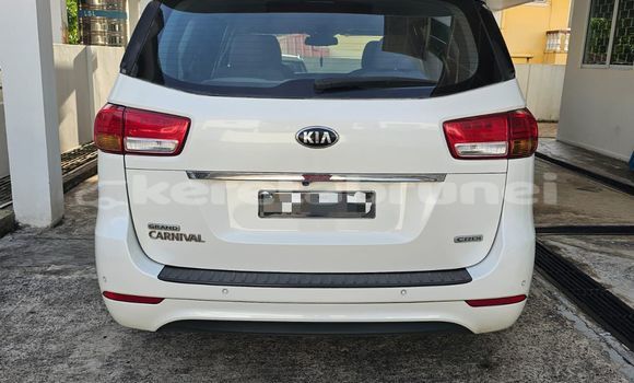 Buy Used Kia Carnival White Car in Bandar Seri Begawan in Brunei-Muara Buy Used Kia Carnival White Car in Bandar Seri Begawan in Brunei-Muara