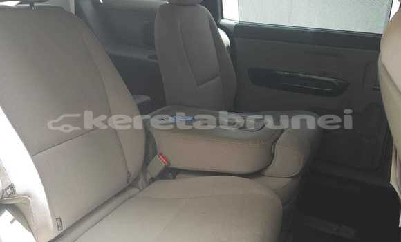 Buy Used Kia Carnival White Car in Bandar Seri Begawan in Brunei-Muara Buy Used Kia Carnival White Car in Bandar Seri Begawan in Brunei-Muara