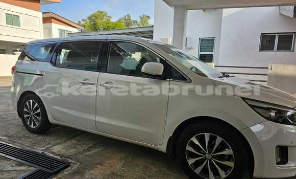 Buy Used Kia Carnival White Car in Bandar Seri Begawan in Brunei-Muara Buy Used Kia Carnival White Car in Bandar Seri Begawan in Brunei-Muara