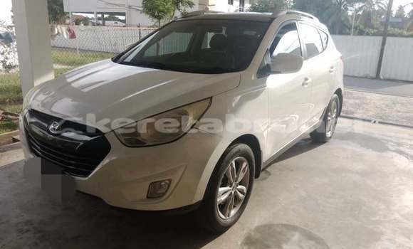 Buy Used Hyundai Tucson White Car in Bandar Seri Begawan in Brunei-Muara