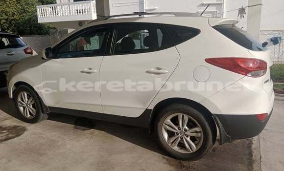 Buy Used Hyundai Tucson White Car in Bandar Seri Begawan in Brunei-Muara Buy Used Hyundai Tucson White Car in Bandar Seri Begawan in Brunei-Muara