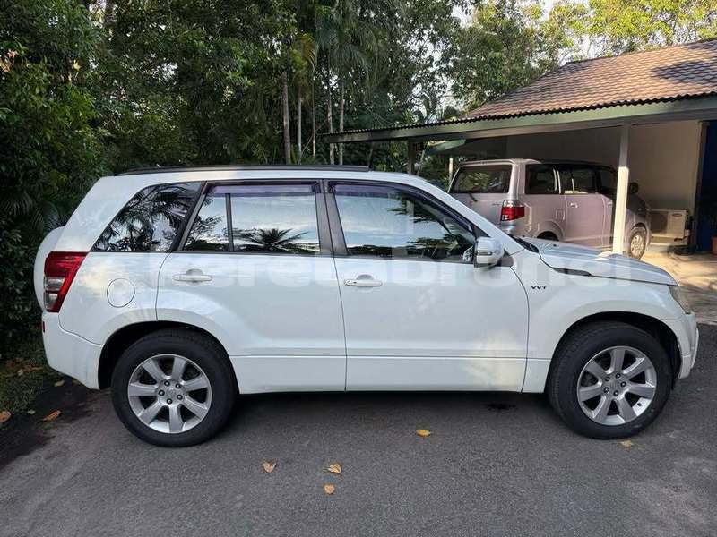 Big with watermark suzuki grand vitara brunei muara bandar seri begawan 7797