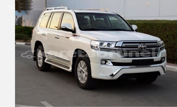 Buy Used Toyota Land Cruiser White Car in Bandar Seri Begawan in Brunei-Muara