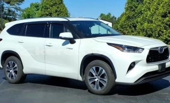 Buy Used Toyota Highlander White Car in Bandar Seri Begawan in Brunei-Muara Buy Used Toyota Highlander White Car in Bandar Seri Begawan in Brunei-Muara