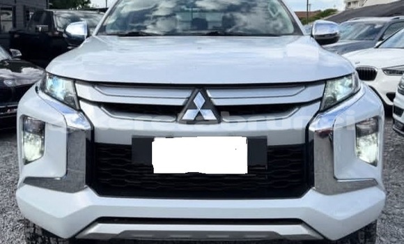 Buy Used Mitsubishi L200 White Car in Bandar Seri Begawan in Brunei-Muara Buy Used Mitsubishi L200 White Car in Bandar Seri Begawan in Brunei-Muara