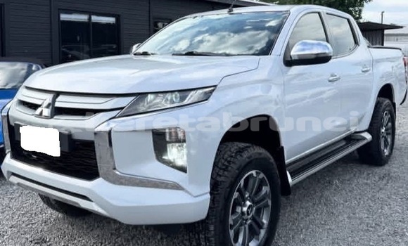 Buy Used Mitsubishi L200 White Car in Bandar Seri Begawan in Brunei-Muara Buy Used Mitsubishi L200 White Car in Bandar Seri Begawan in Brunei-Muara